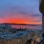 Apartment Spacious 2 Bedroom With Seaview & Sunsets