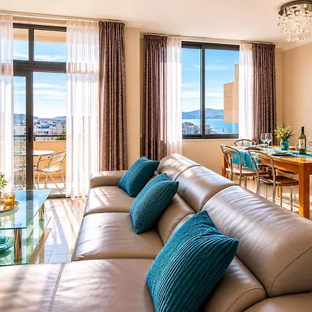 شقة Spacious 2 Bedroom With Seaview & Sunsets *