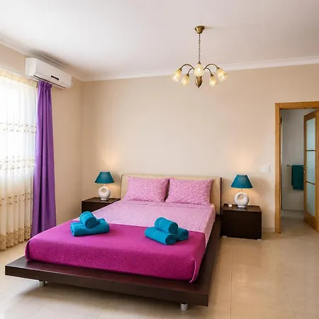شقة Spacious 2 Bedroom With Seaview & Sunsets *