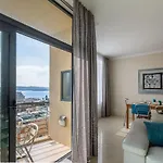 Apartment Spacious 2 Bedroom With Seaview & Sunsets *