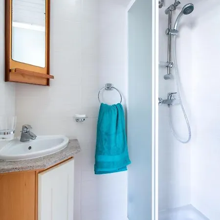 Sunset Apt With Seaview - 2 Bedrooms *