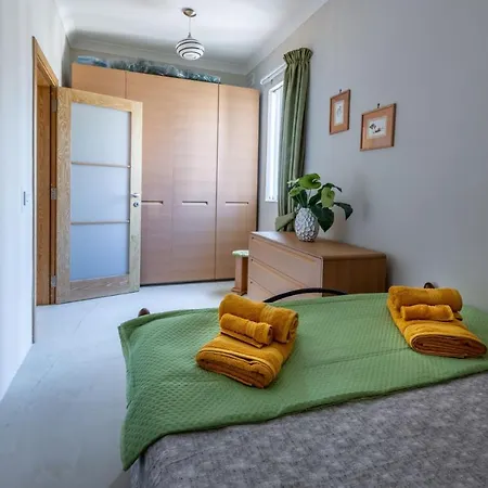 Sunset Apt With Seaview - 2 Bedrooms *