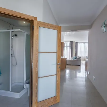 Daire Sunset Apt With Seaview - 2 Bedrooms