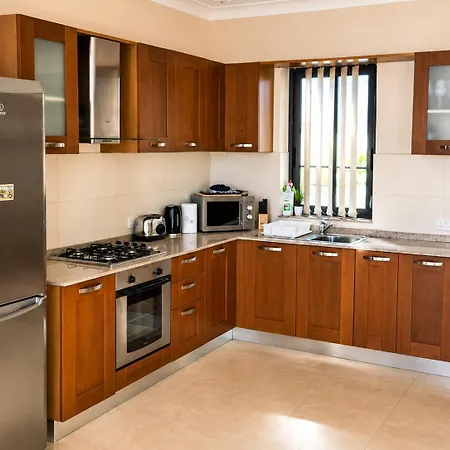 Spacious 2 Bedroom With Seaview & Sunsets * סיינט פול ביי