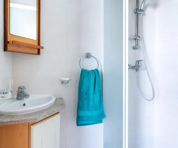 Sunset & Seaview - 2 Bedrooms *