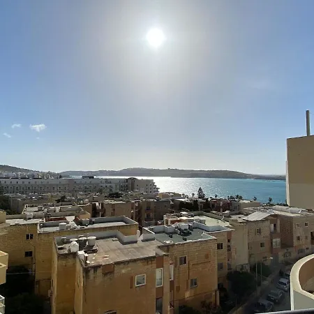 Spacious 2 Bedroom With Seaview & Sunsets